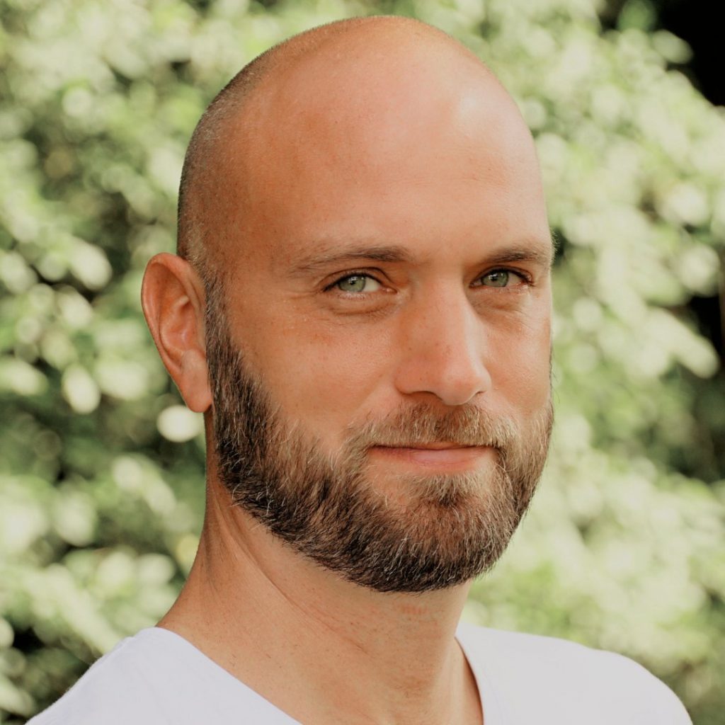 Simon Bernard, Geschäftsführer